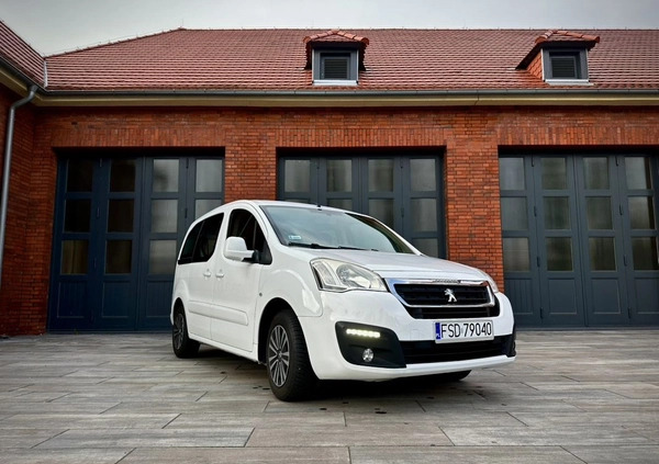 Peugeot Partner cena 32500 przebieg: 115000, rok produkcji 2015 z Chojna małe 56